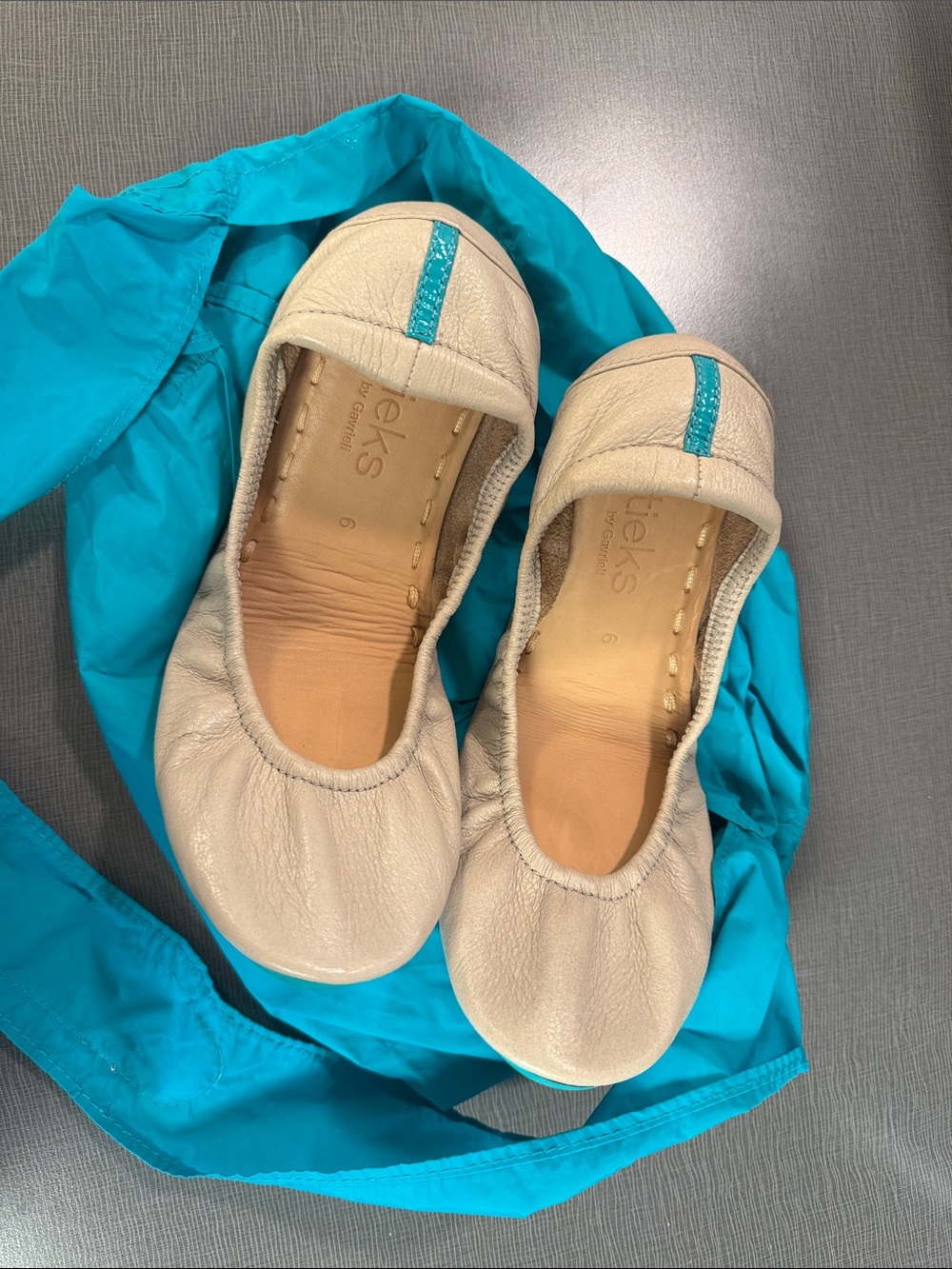Tieks by Gabriella Nude Leather Foldable Ballet Flats size 6